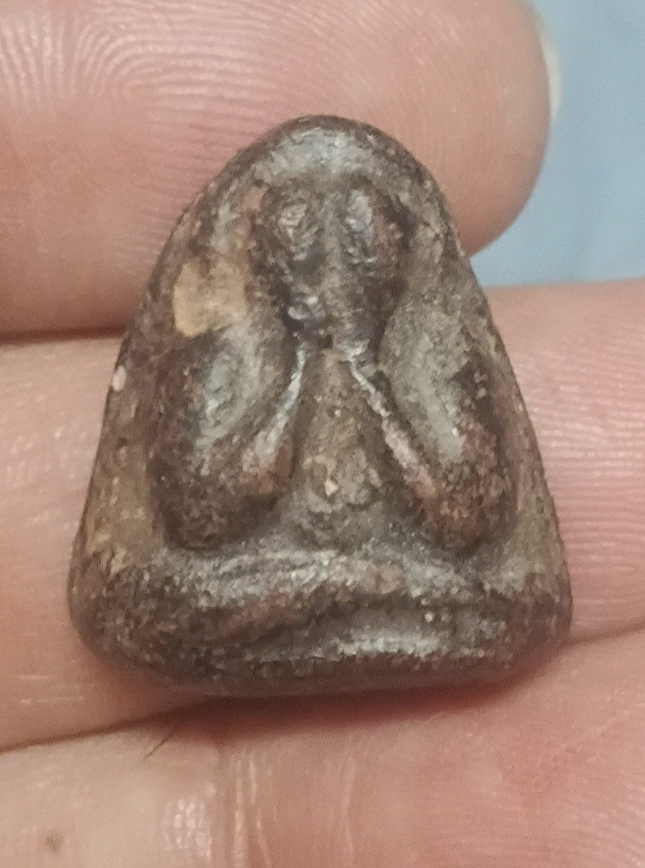 พระปิดตาเก่าๆ