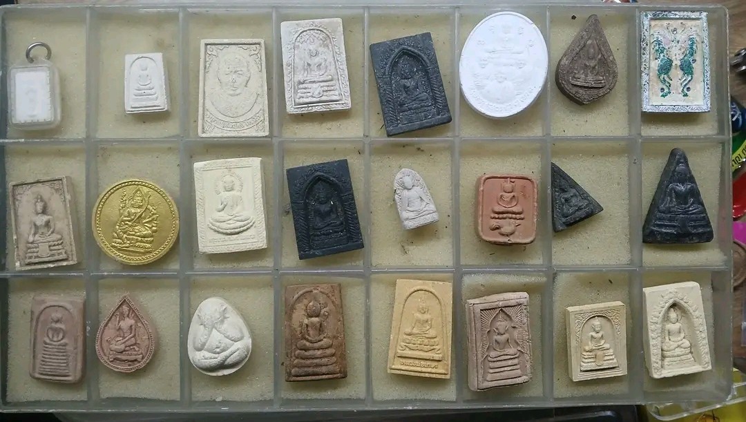 ชุดเหมาพระผงคละสาย