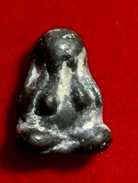 พระปิดตาพิมพ์เล็ก  เนื้อตะกั่ว  ไม่ทราบที่