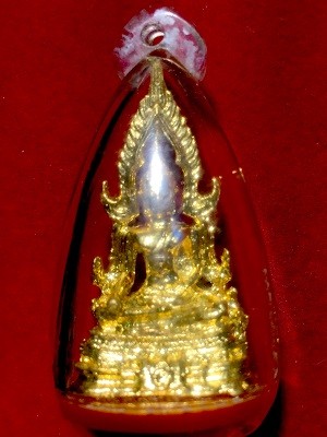 พระพุทธชินราชจำลอง วัดพระศรีมหาธาตุฯ จ.พิษณุโลก  เลี่ยมกรอบพลาสติกตั้งแขวน