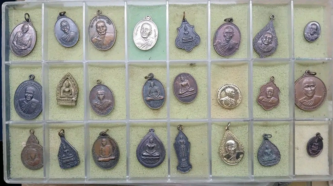 เหมายกชุดเหรียญเกจิคละสาย