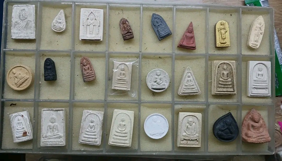 ชุดเหมาพระผงคละสาย