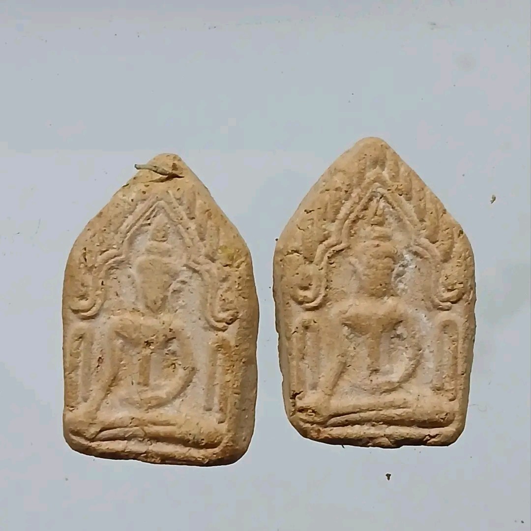 ขุนแผนพิมพ์เล็กกรุวัดบ้านกร่าง2องค์