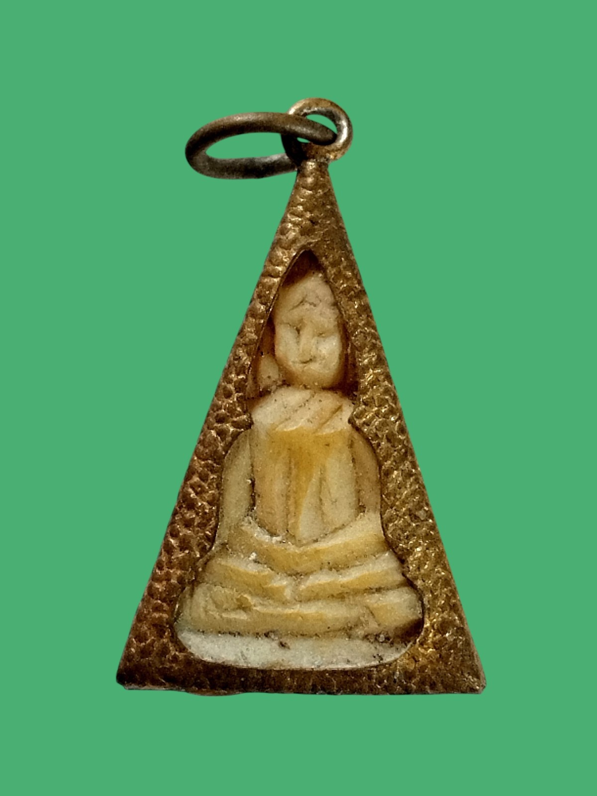 นางพญางาแกะ เลี่ยมเดิมมา