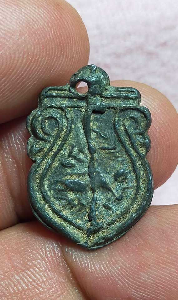 ++เคาะแรกแดง ครับ++..เหรียญหล่อหลวงพ่อโต พิมพ์ไสยาสน์ เนื้อชินตะกั่ว วัดวิหารทอง จังหวัดชัยนาท