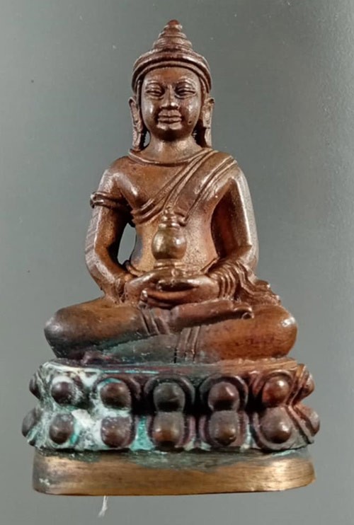 459 ...............พระกริ่งนารายณ์มหาราช รุ่นแรก    เนื้อนวะโลหะ  ตอกโค๊ด และ หมายเลข  ปี 2548  สวยเดิมๆ เจิมแป้งในพิธี......