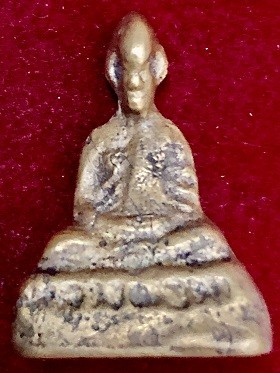 รูปหล่อหลวงพ่อทบ หัวไม้ขีดพิมพ์เล็ก  วัดช้างเผือก จ.เพชรบูรณ์  เนื้อทองเหลือง พ.ศ. ๒๕๑๖