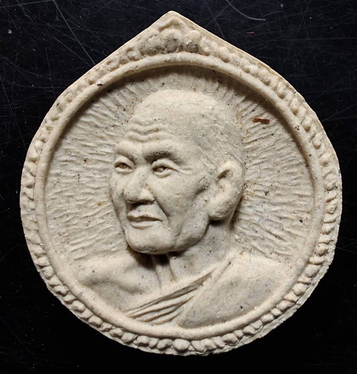 110บาท...พระผงรูปเหมือนหลวงพ่อเปิ่น วัดบางพระ จ.นครปฐมค่ะ