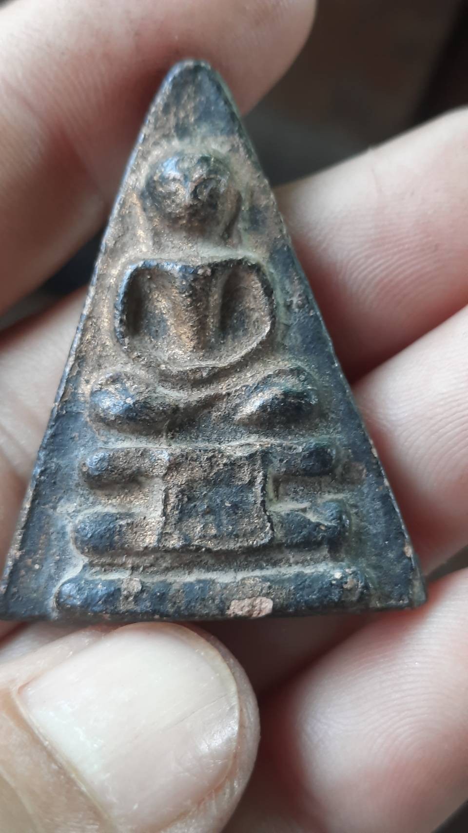 พระกรุ วัดสามปลื้ม พิมพ์สามเหลี่ยม ลงรักลงทอง +++ม1