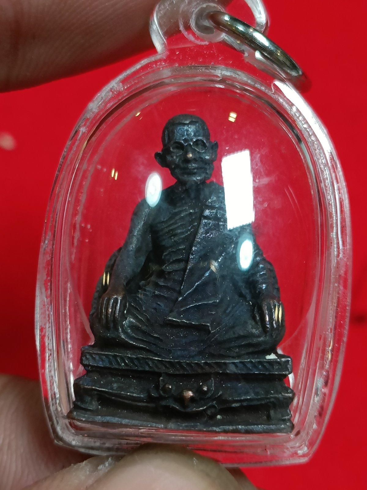 รูปหล่อเนื้อทองแดง รุ่น วิเศษถวายไฟฟ้า หลวงปู่แหวน สุจิณฺโณ วัดดอยแม่ปั๋ง อ.พร้าว จ.เชียงใหม่ ปี พศ.2524