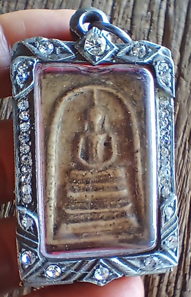 ++ 2 ชิ้น พระสมเด็จ พร้อมกรอบ++1