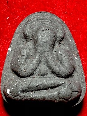 พระปิดตาเนื้อผง วัดอรัญิกาวาส(วัดป่า) ชลบุรี  ในกล่องเดิม