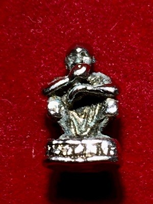 รูปหล่อหลวงพ่อคูณองค์จิ๋ว