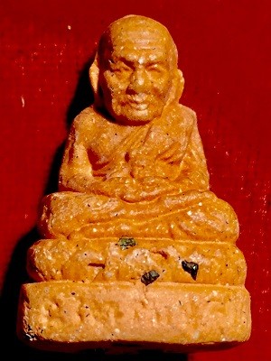 หลวงพ่อทวดรูปเหมือนเนื้อผงสีส้ม