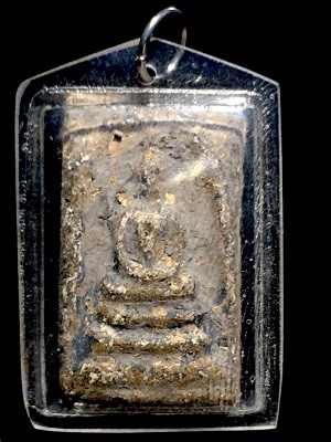 พระสมเด้จพิมพ์ใหญ่องค์เก่า 3  เลี่ยมพลาสติก