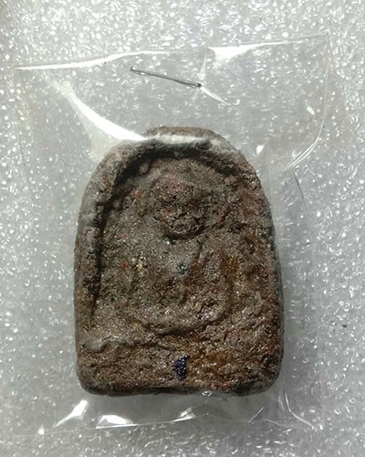 เริ่มต้นที่ 50 บาท พระชุ้มกอ เนื้อว่านฝั่งตะกรุดจารหมึก