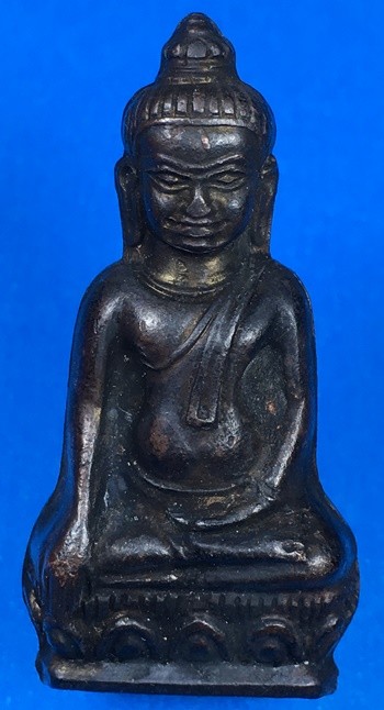 @@@เคาะแรก200บาท@@@พระหูยาน รุ่นปืนแตก วัดราชบพิธ ปี2513 หลัง ภปร. จ.กรุงเทพ องค์ที่2