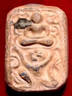 พระพุทธทรงครุฑ เนื้อดิน