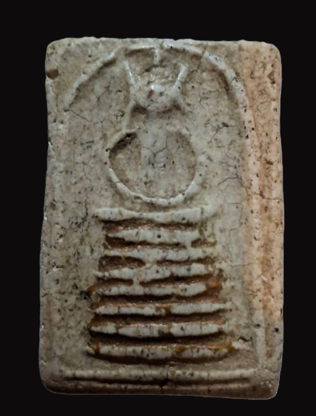 พระสมเด็จ พิมพ์เกศไชโย ไม่ขอระบุสำนัก เนื้อจัดมวลสารเยอะ เนื้อแกร่ง โดนฝนขอบทั้ง 4 ด้าน ประกันพระแท้ตลอดชีพ ไม่เคยเข้าตรวจสอบที่ไหนมาก่อนครับ วัดใจไปครับ