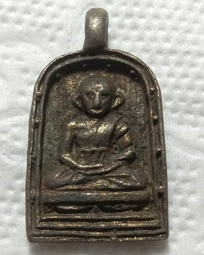 เริ่มต้นที่ 50 บาทเหรียญจอบ หลวงพ่อไปล่ วัดกำแพง รุ่นสมโภชพระอุโบสถ 100 ปี  ปี 2567 กล่องเดิม