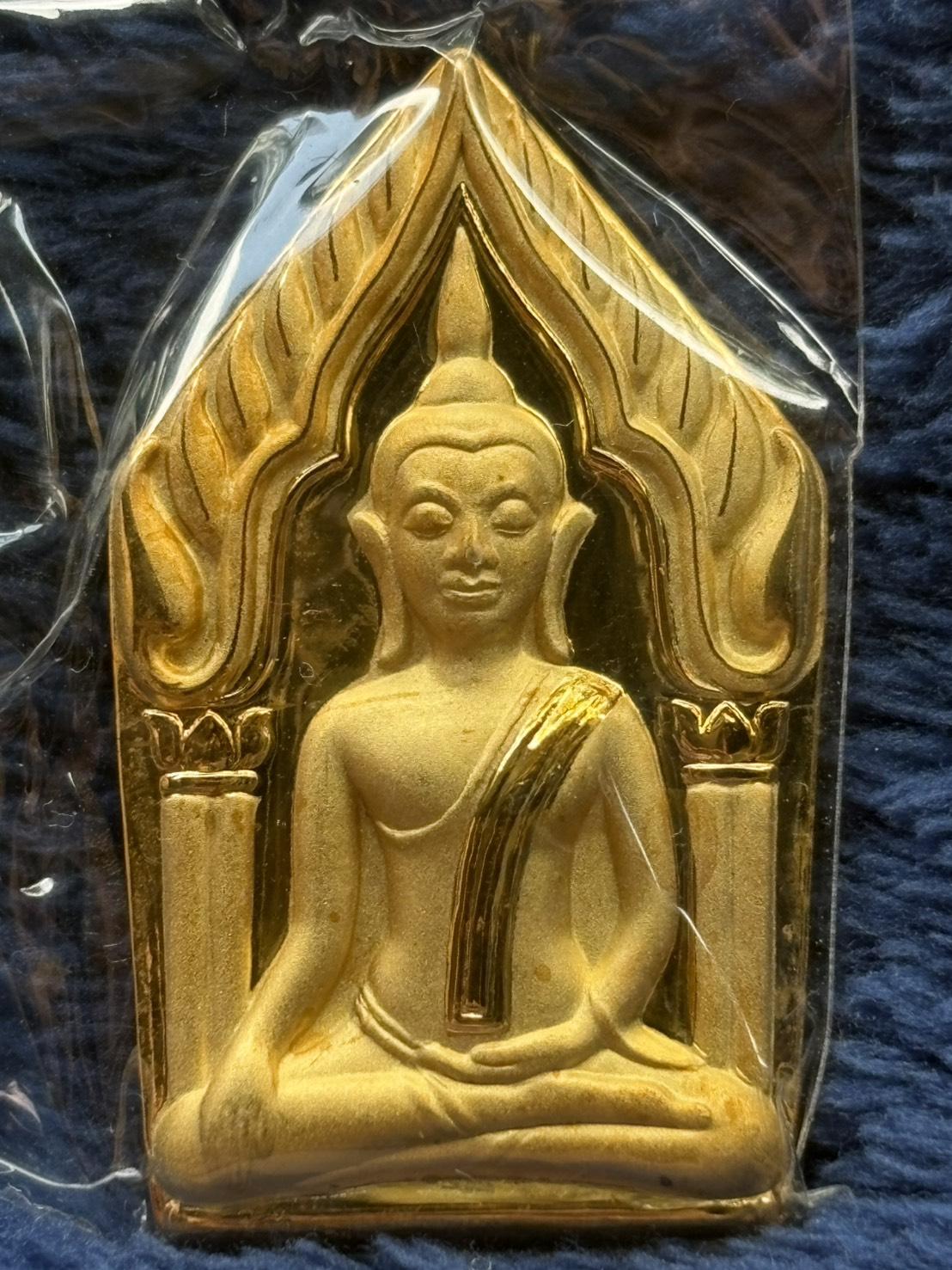 พระขุนแผน กุมารสมบัติ หลวงพ่อพูล วัดไผ่ล้อม จ.นครปฐม เนื้อทองไมครอน ปี 2548 พร้อมกล่องเดิม
