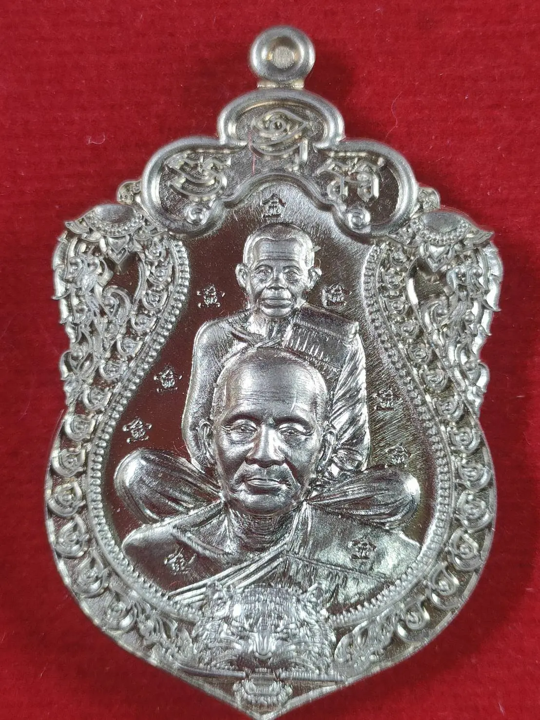 D14 เหรียญเสือสามพยัคฆ์บูชาครู หลวงพ่อทอง วัดบ้านไร่ จ.นครราชสีมา ปี 2564 เนื้ออัลปาก้า เลข 240 มีกล่อง