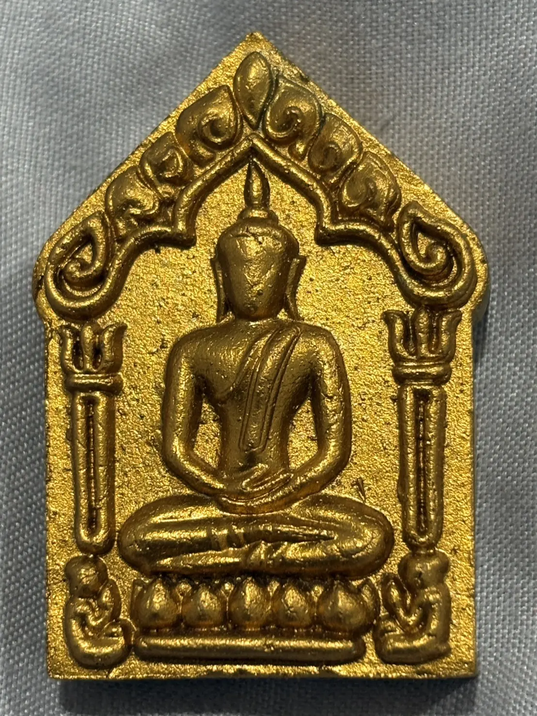 ขุนแผนพรายกุมาร ก๊งเตื่อง เตชปญโญ หลังมวลสาร ตะกรุดเงิน  แพะเขาควายเผือก หนุมาน ปรกมะขาม พระปิดตา จีวร พลอย เกศา พร้อมกล่องเดิม หมายเลข 140