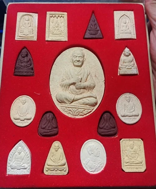 169.........วัดใจ.....พระชุด สมเด็จพระพุฒาจารย์โต รุ่นทรัพย์รุ่งโรจน์  ชุด 15 องค์ + พระชุดเบญจภาคี  วัดโพธ์เรียง 5 องค์