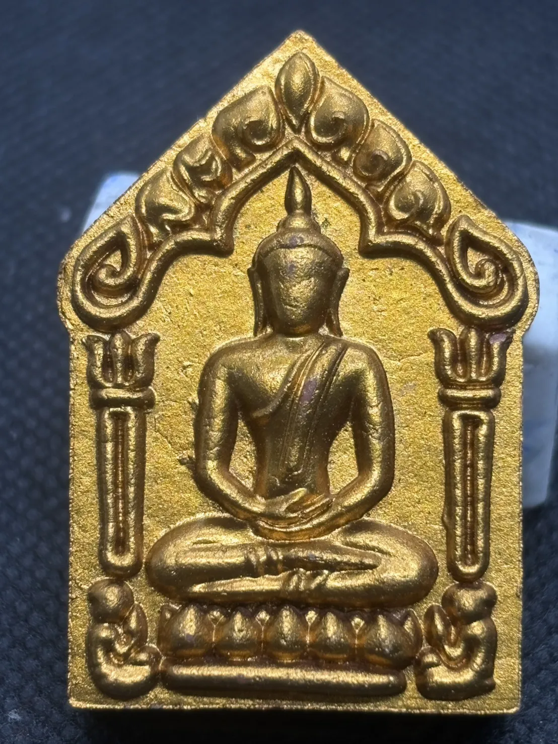 ขุนแผนพรายกุมาร ก๊งเตื่อง เตชปญโญ หลังมวลสาร ตะกรุดเงิน แพะเขาควายเผือก หนุมาน ปรกมะขาม พระปิดตา จีวร พลอย เกศา หมายเลข 1129 พร้อมกล่องเดิม