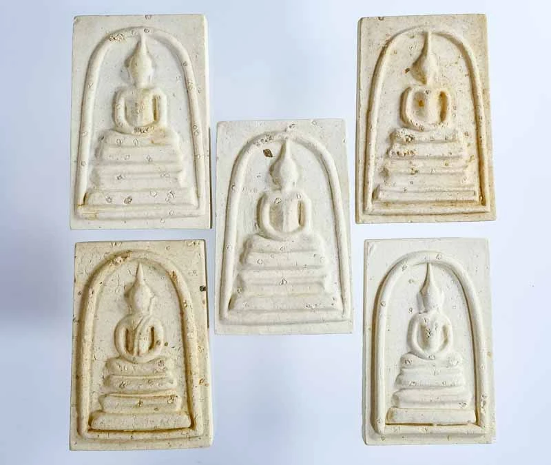 ชุดของขวัญ่ พระสมเด็จวัดระฆังฯ โรยผงเก่า รุ่น 141ปี มหามงคล วัดระฆังฯ ชุด 5 พิมพ์ พร้อมกล่องเดิม