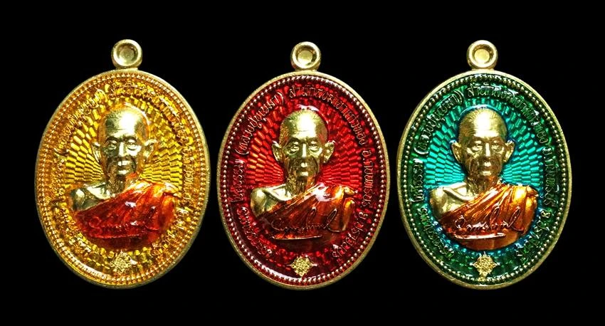 ### 3 เหรียญ ###  เหรียญมหาอุตม์กันภัย หลวงปู่บุญมา สำนักสงฆ์เขาแก้วทอง ปราจีนบุรี ปี 64 เนื้อทองทิพย์ลงยา ตอกเลขโค้ดตามรูป พร้อมกล่องเดิม