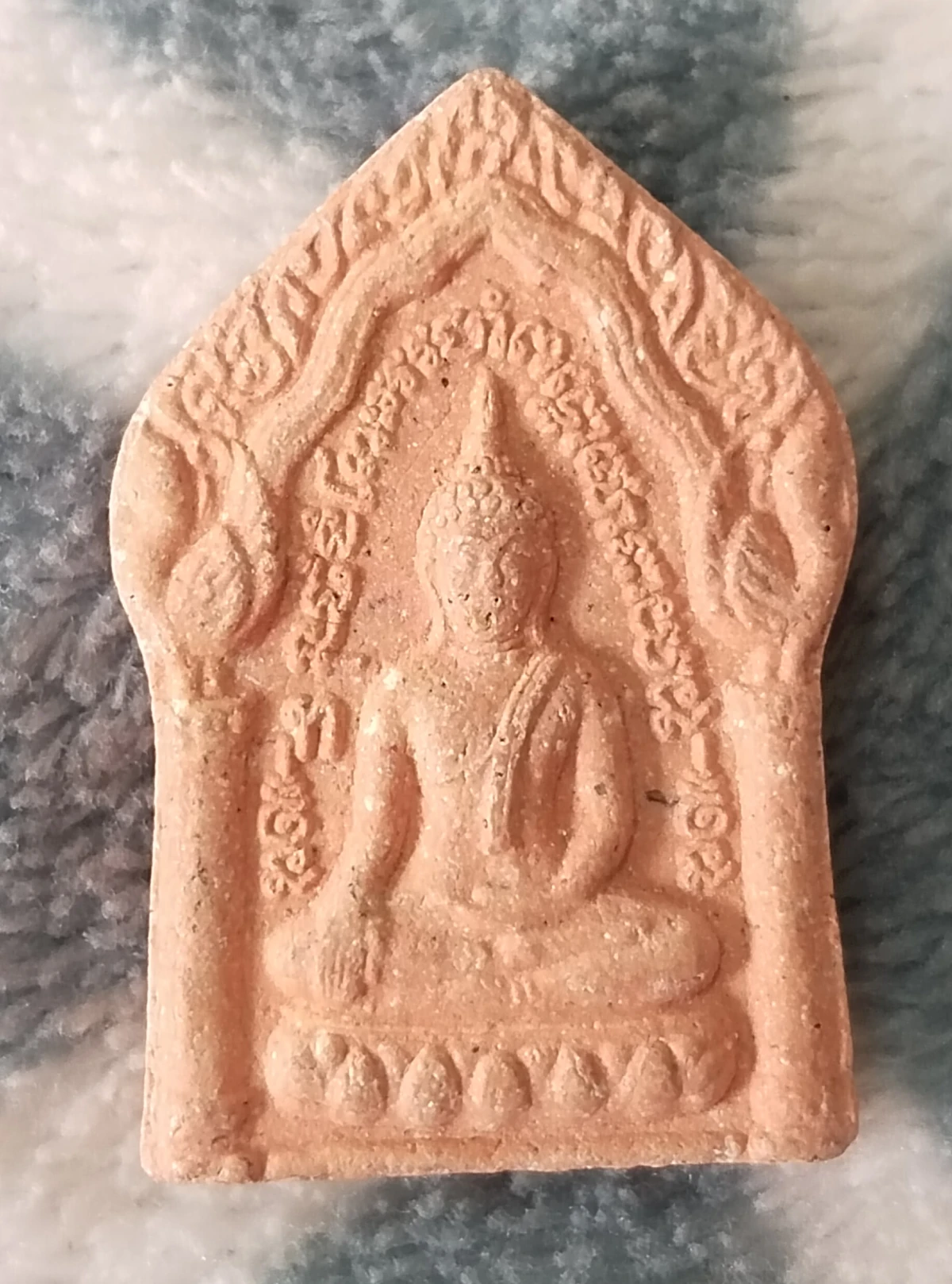 พระขุนแผนหลังกุมารทองประสพโชค เนื้อผง