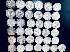 เหรียญต่างประเทศ ขนาดใหญ่ 4 ซม. คละรวม36+1เหรียญ ในอัลบั้มสมุดสะสมเหรียญสวยงาม