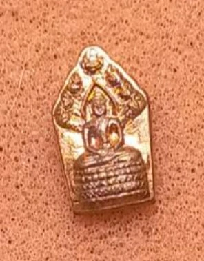 พระปรกใบมะขาม พิมพ์จิ๋ว เนื้อทองแดงผิวไฟ หลวงพ่อทอง วัดบ้านไร่ ต.นครราชสีมา รุ่นเสมาทองสิบทิศ ปี 2563 ครบอายุ 72 ปี โค๊ต นะ กล่องเดิม