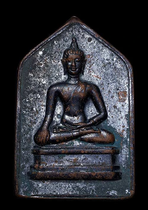 เหรียญ ห้าเหลี่ยม พระเชียงแสนสิงห์หนึ่ง จอมพล ป.พิบูลสงคราม ปี 2494 เจ้าคุณศรี(สนธิ์) วัดสุทัศนเทพวราราม เป็นเจ้าพิธีและปลุกเสก หลวงพ่อจาด หลวงพ่อจง หลวงปู่เผือก หลวงพ่อเงิน หลวงปู่โต๊ะ ปลุกเสก
