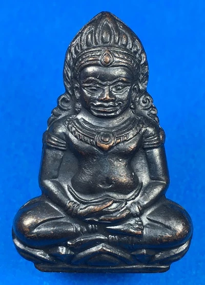 เริ่มแดงแรก 400-.พระเทริดขนนก เนื้อทองแดง ค่ายอดิศร จ.สระบุรี ปี 2514 อาจารย์นำ หลวงปู่โต๊ะ หลวงพ่อเงิน หลวงพ่อมุ่ย หลวงพ่อน้อย หลวงพ่อเต๋ หลวงพ่อกวย หลวงพ่อเอีย หลวงพ่อเกษม ปลุกเสก