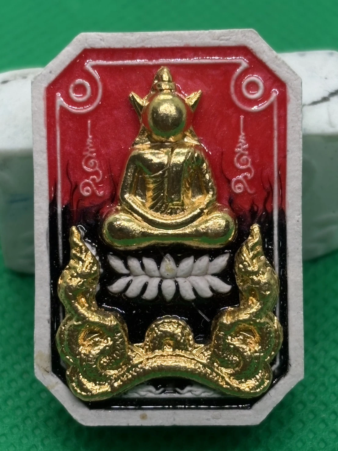 สมเด็จทรงนาคา รุ่นทรัพย์นาคา หลวงปู่จื่อ พนฺธมุตฺโต วัดเขาตาเงาะอุดมพร ชัยภูมิ หน้ากากลงยา หมายเลข 98  พร้อมกล่องเดิม