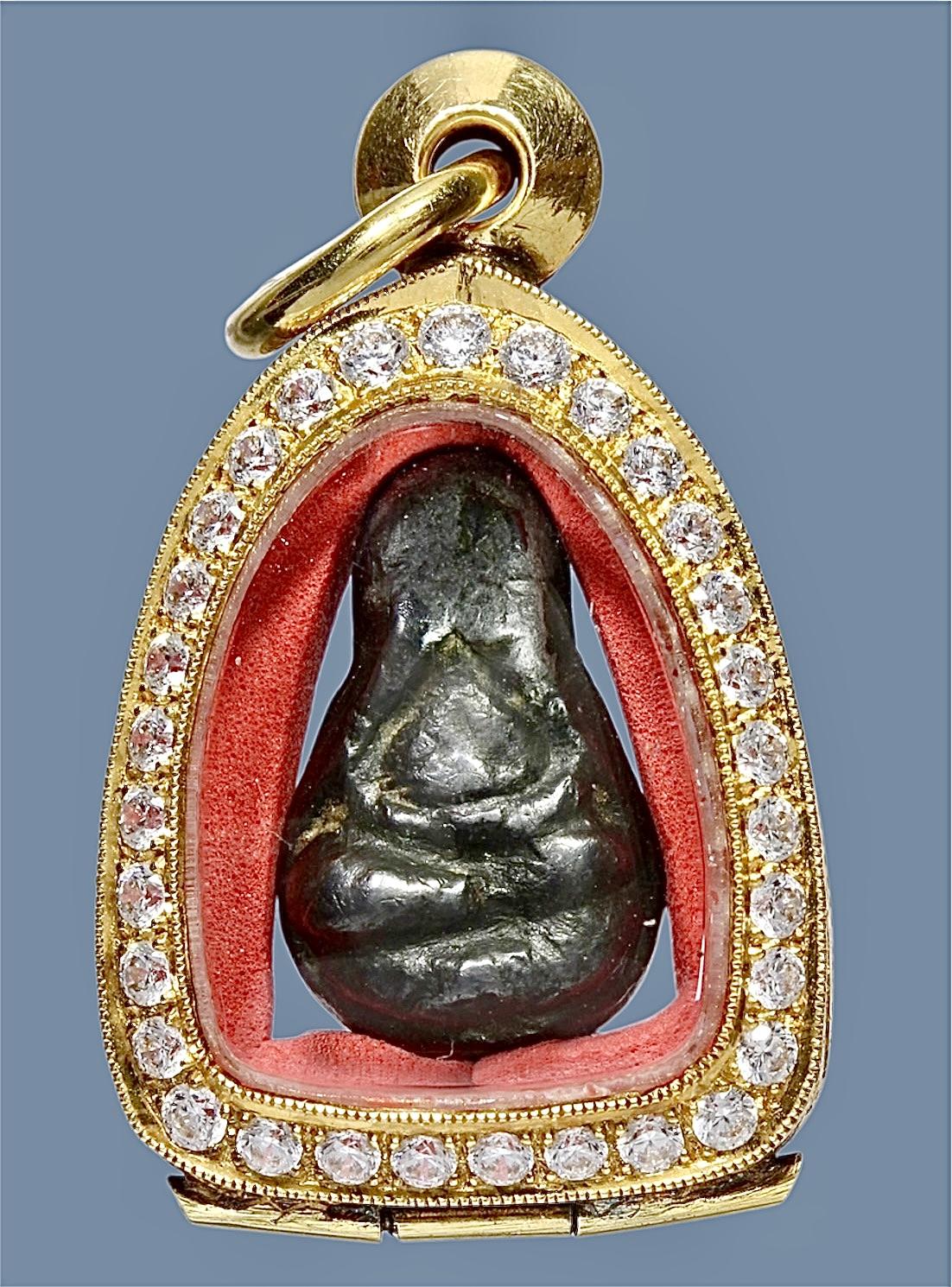 พระปิดตา หลวงพ่อทา พิมพ์ จิ๋ว เนื้อ เมฆพัตร + ใบเซอร์และ ตลับทอง