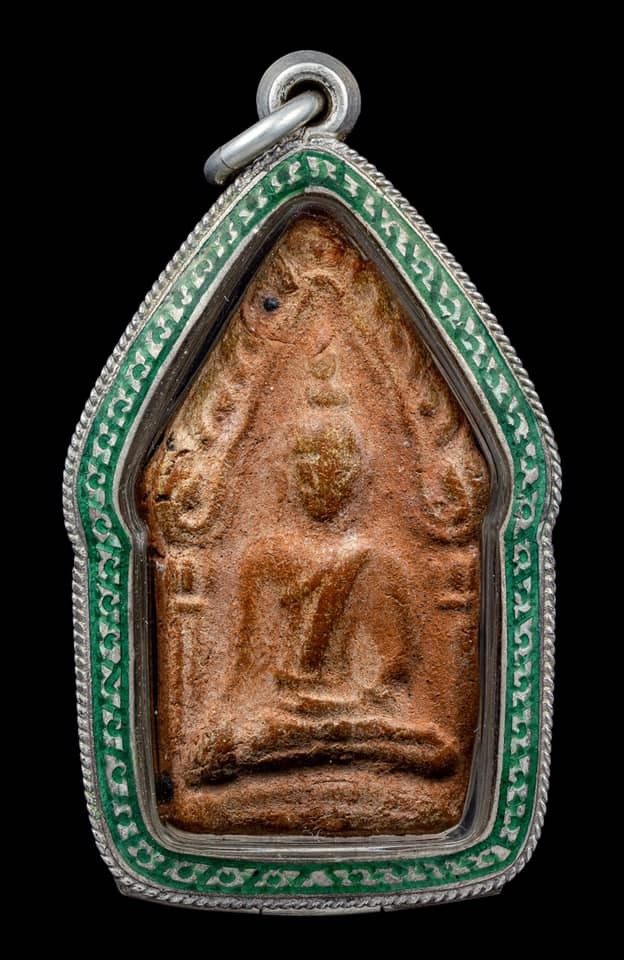 พระขุนแผน หลวงพ่อกวย เนื้อดิน ออกวัดพระปรางค์