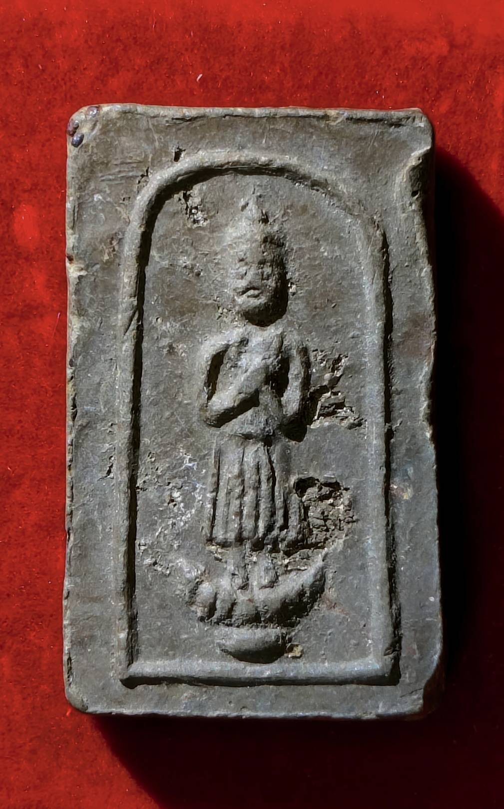 พระประจำวัน (วันศุกร์) คุณแม่ชีบุญเรือน วัดอาวุธ เนื้อดิน หลวงปู่สด วัดปากน้ำ,หลวงปู่โต๊ะ วัดประดู่ฉิมพลี, หลวงปู่ทิม วัดละหารไร่ และคณาจารย์ชื่อดังยุคปี 2500 ร่วมปลุกเสกกว่า 108 รูป