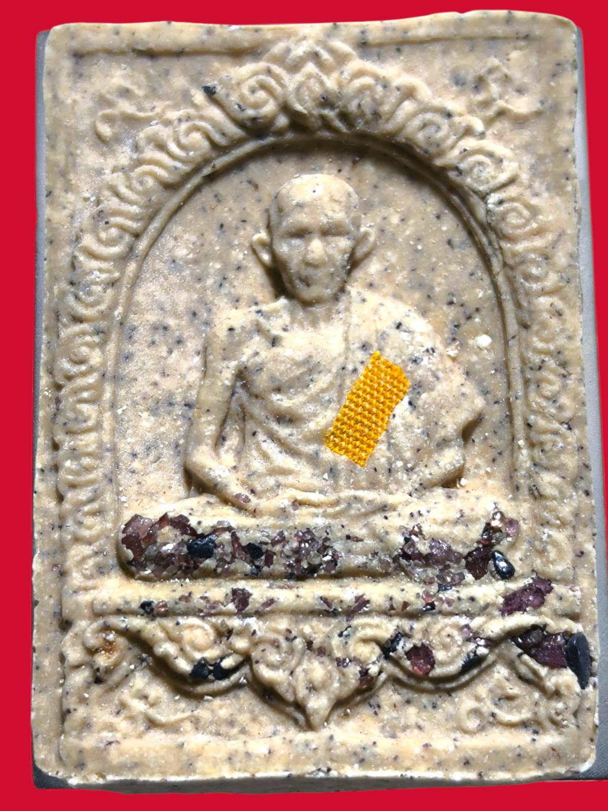 พระผงมงคลเกษม 3 พิเศษ โรยพลอยเสก + ติดจีวร หลวงพ่อเกษม เขมโก สุสานไตรลักษณ์ จ.ลำปาง ปี 2523