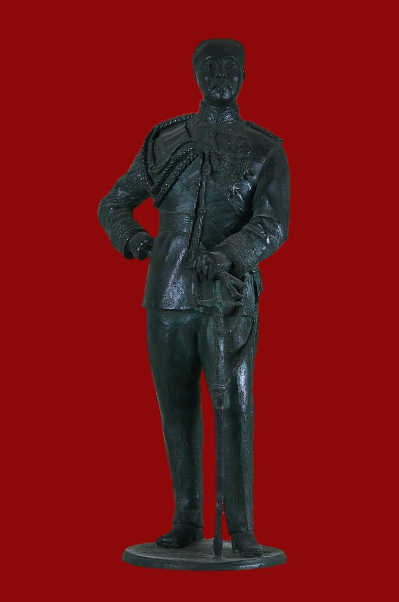 พระบูชา ร. 5  เนื้อสำริด เป็นวัตถุที่สร้างจากประเทศอิตาลี สูง 18 นิ้ว