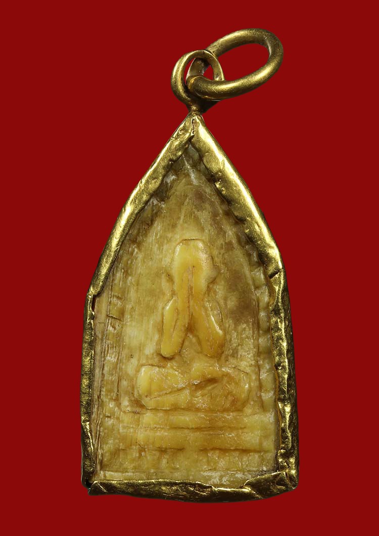 พระปิดตาหลังนางกวัก หลวงพ่อเดิม เลี่ยมทอง เนื้องาช้าง