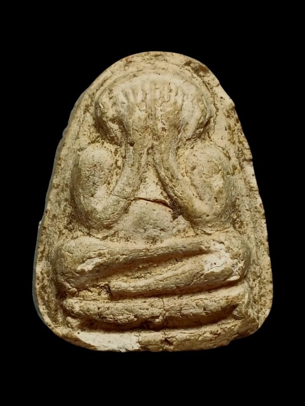 พระปิดตาหลังยันต์อิติฐานสูง เนื้อผงพุทธคุณ หลวงปู่เฮี้ยง วัดป่า ชลบุรี ปี 2509