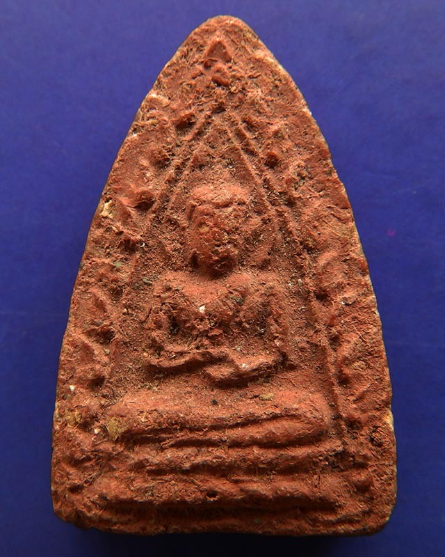 2.หลวงปู่เฮี้ยง วัดป่า พิมพ์พระพุทธประทานพร 2 หน้า เนื้อผงผสมว่านสบู่เลือด