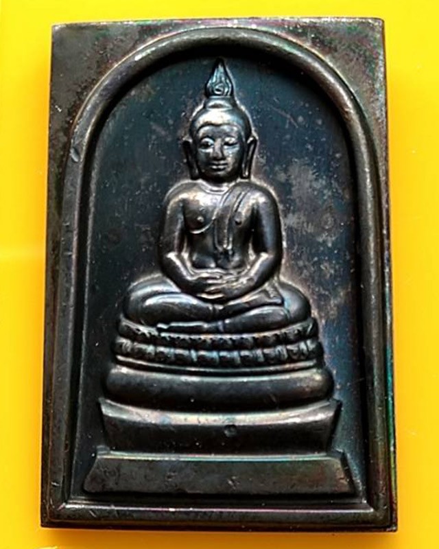 9.สมเด็จพระพุทธนวมหาราชายุจฉับปริวัตนมงคล ในหลวงครบ 6 รอบ จัดสร้างโดยสำนักนายกรัฐมนตรี พ.ศ. 2542 กล่องเดิม ตอกโค้ด