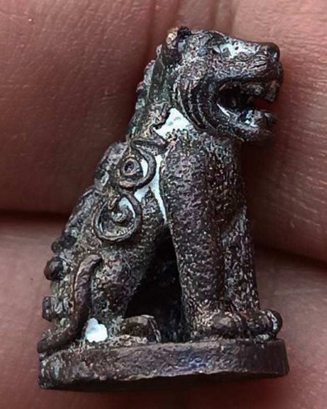 6.เสือมหาอำนาจ พยัคฆ์คำราม หลวงพ่อเกตุ วัดเกาะหลัก รุ่นแรก ปี 2531 เนื้อทองผสม ตอกโค้ด