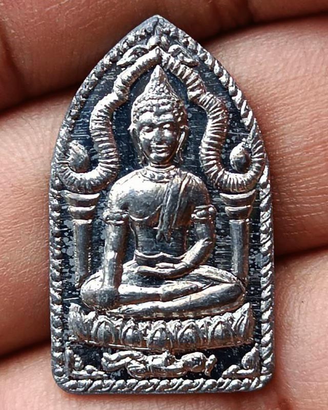 1.พระยอดขุนพลปั๊ม หลวงพ่อฑูรย์ วัดโพธินิมิตร เนื้อชินพิมพ์เล็ก พ.ศ. 2527 สูง 3 ซ.ม. สร้างจากเนื้อชินกรุเก่าที่ชำรุดแตกหัก