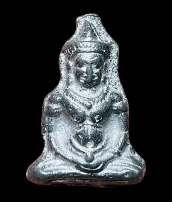 **เคาะแรก 20**พระร่วงนั่งลพบุรี ด้านหลังตอกโค๊ต ไม่ทราบที่