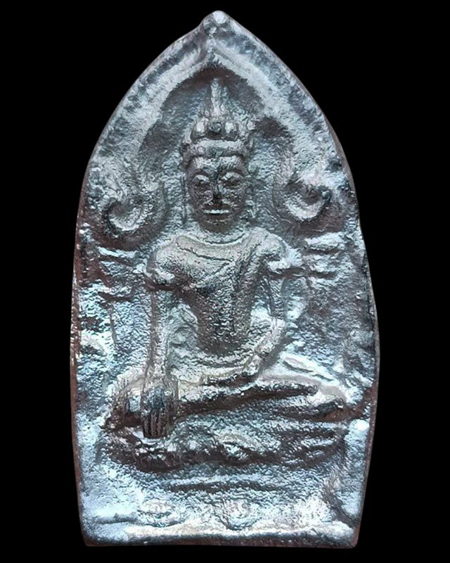 4.พระยอดขุนพลหล่อพิมพ์อยุธยา หลวงพ่อฑูรย์ วัดโพธินิมิตร เนื้อชิน พ.ศ. 2527 สูง 5 ซ.ม. สร้างจากเนื้อชินกรุเก่าที่ชำรุดแตกหัก